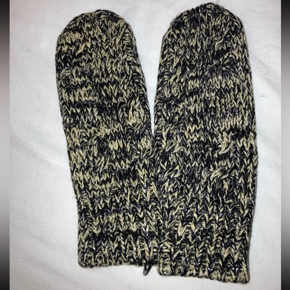 New w/ tag Jacksonville Jaguars Brilyn OTS NFL headwear Mitten Gloves Adult Size - Picture 2 of 7